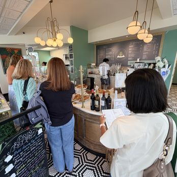 Le Petit Paris San Pablo - It was busy when we got here - tables almost full. - French Near Me - Jacksonville, Florida Le Petit Paris San Pablo - It was busy when we got here - tables almost full. - French Near Me - Jacksonville, Florida