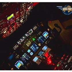 Pilot Flight Center Hamburg - Cockpit Boeing 737 NG