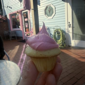 ScottCakes - Mini cupcake - Bakeries Near Me - Provincetown, Massachusetts ScottCakes - Mini cupcake - Bakeries Near Me - Provincetown, Massachusetts