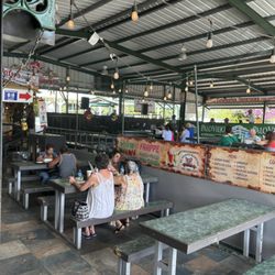 El Nuevo Rancho - Seating and live music
