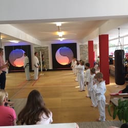 Omjang Taekwondo Wolfratshausen - Training und Prüfungstag mit den Kindern