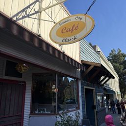 Avoid this place. Not worth the Hype based on service alone Avoid this place. Not worth the Hype based on service alone