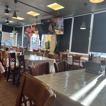 LanAnh Kitchen - Inside dining - Vietnamese Near Me - Westminster, California LanAnh Kitchen - Inside dining - Vietnamese Near Me - Westminster, California