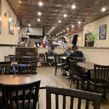 Ozone Pizza - Dining room very nice !!! - Pizza Near Me - Ozone Park, New York