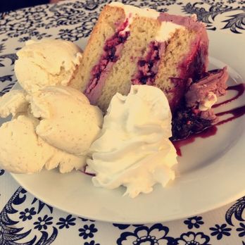 Linn's Restaurant - Olloliberry cream cake - American Near Me - Cambria, California Linn's Restaurant - Olloliberry cream cake - American Near Me - Cambria, California