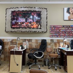 Hollywood Nails & Spa