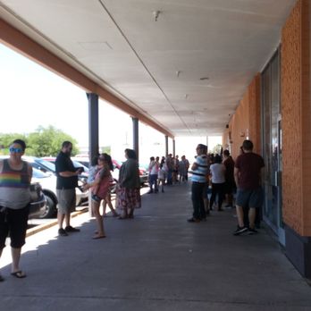 Great Wall Cuisine - People waiting outside - Dim Sum Near Me - Phoenix, Arizona Great Wall Cuisine - People waiting outside - Dim Sum Near Me - Phoenix, Arizona
