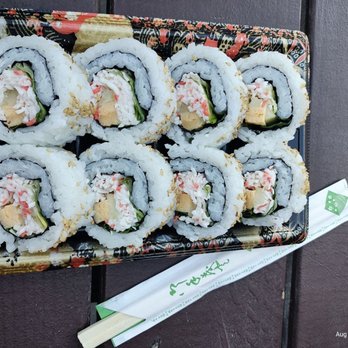 Don Quijote - Cali roll - International Grocery Near Me - Honolulu, Hawaii