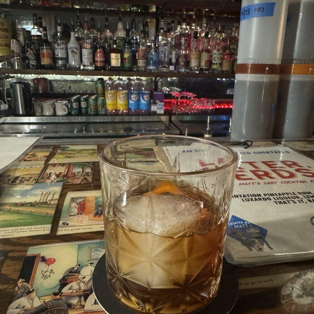 Devon’s Complaint Department - House old fashioned - Dive Bars Near Me - Davenport, Iowa