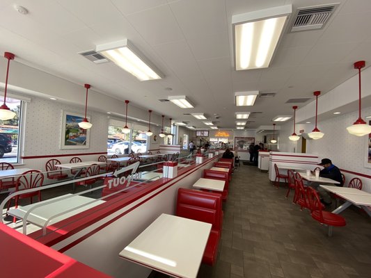 In-N-Out Burger by null