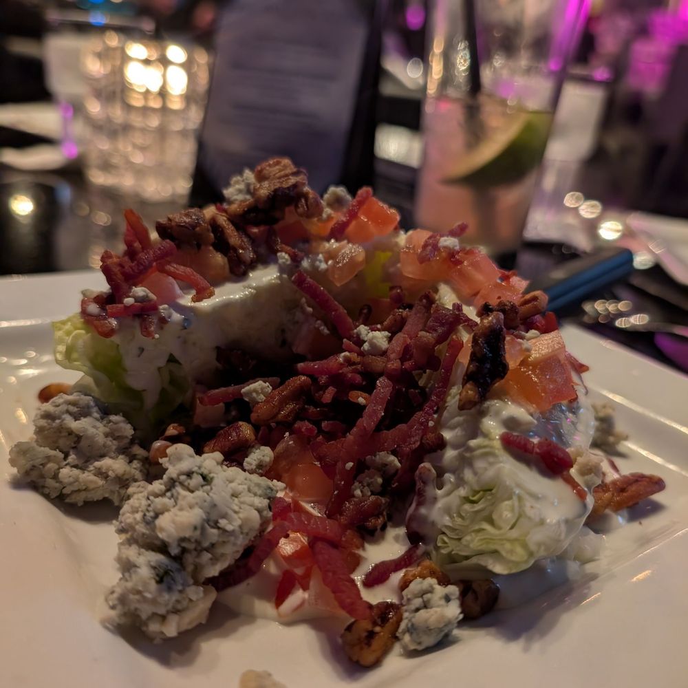 Suite Restaurant / Lounge - Wedge salad - Bars Near Me - Bellevue, Washington Suite Restaurant / Lounge - Wedge salad - Bars Near Me - Bellevue, Washington