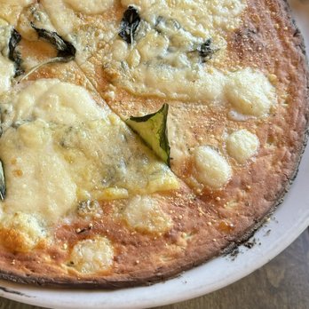 Bella Napoli Pizzeria - Friend got Gluten Free Pizza - Italian Near Me - Nashville, Tennessee