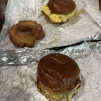 Do-Rite Donuts & Chicken - The spread - IG @bougiefoodieboi - Donuts Near Me - Chicago, Illinois Do-Rite Donuts & Chicken - The spread - IG @bougiefoodieboi - Donuts Near Me - Chicago, Illinois