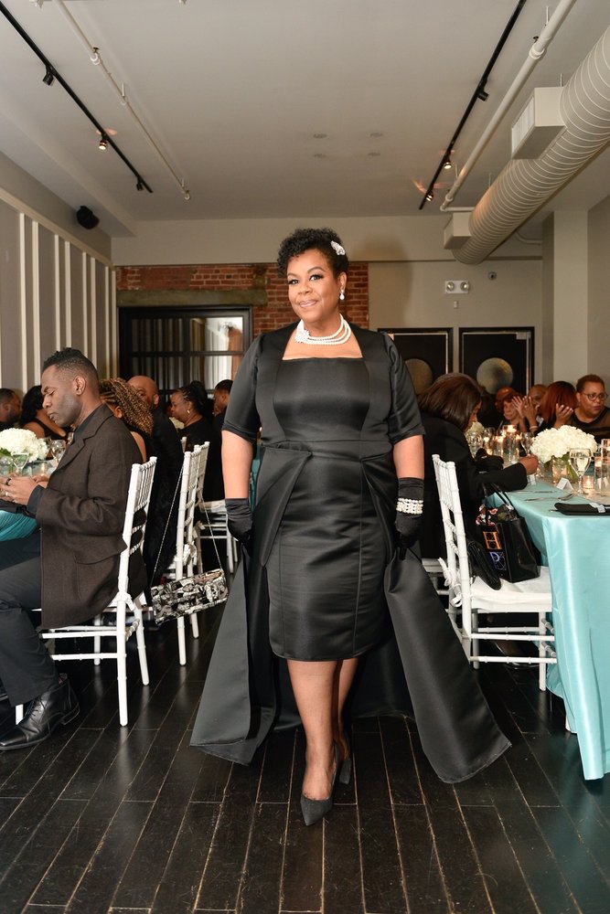 Sandra Usherov Bridal Logo