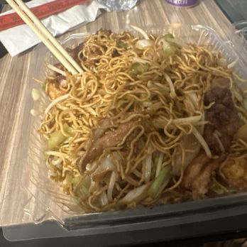 Beijing House - This was SO DELICIOUS!  House special Lo-Mein. - Food Stands Near Me - Portland, Oregon