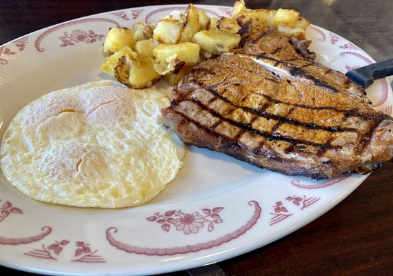 Henri's Cafe by null