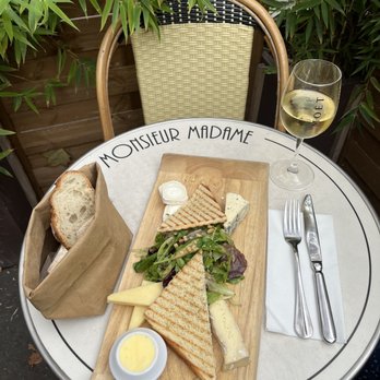monsieur madame - Restaurants Near Me - Paris