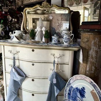 Fren Chic - Home Decor Near Me - Franklin, Indiana
