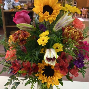 Glidden Florist - Florists Near Me - Dekalb, Illinois