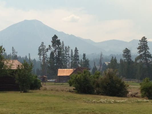 Smiley Creek Lodge by null