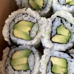 Sushi But Like Vegan - Avocado maki