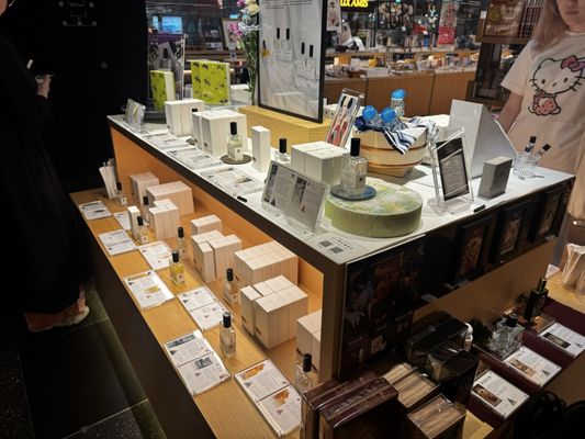 GINZA TSUTAYA BOOKS by null