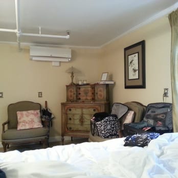 Maxwell Mansion - Very nicely decorated room. - Hotels Near Me - Lake Geneva, Wisconsin