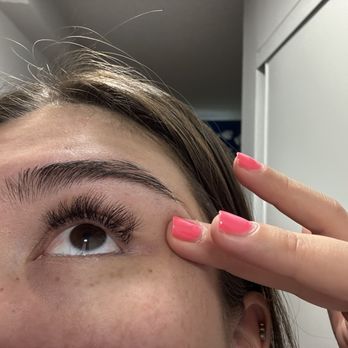 Deka Lash - Please zoom in you can see all my natural eyelashes are still in tact but the extensions are falling off :( - Eyebrow Services Near Me - San Jose, California
