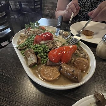 Tipsters Village Pub - Chicken Victoria for 2 - Pubs Near Me - North Riverside, Illinois