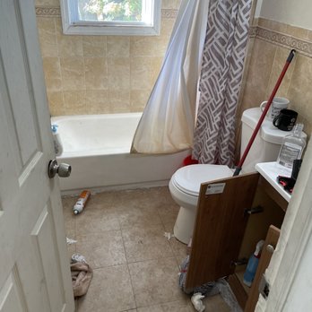 Seneida's Home Cleaning Services - Bathroom - Home Cleaning Near Me - Paterson, New Jersey