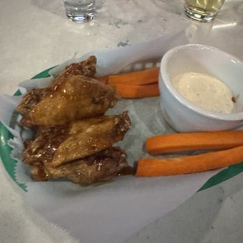 Underdogs Tres - Honey Glaze Chicken Wings - Sports Bars Near Me - San Francisco, California Underdogs Tres - Honey Glaze Chicken Wings - Sports Bars Near Me - San Francisco, California