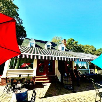 SummerWind Vineyard - Outside - Wine Tasting Room Near Me - Smithfield, Virginia SummerWind Vineyard - Outside - Wine Tasting Room Near Me - Smithfield, Virginia