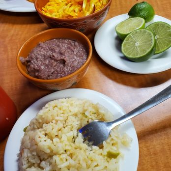 Betty's Bakery - Side dishes and toppings for pupusas - Bakeries Near Me - Pasadena, Texas