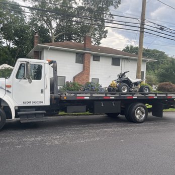 B's Towing & Transportation - Towing Near Me