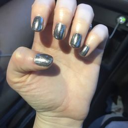 Chrome nails in silver/gunmetal. Love them! Chrome nails in silver/gunmetal. Love them!