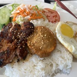 Grilled Lemongrass Chicken with Viet Slice Ham & Egg on Rice