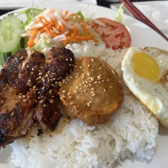 Le Pho - 60. Grilled Lemongrass Chicken with Viet Slice Ham & Egg on Rice - Vietnamese Near Me - Vancouver, British Columbia Le Pho - 60. Grilled Lemongrass Chicken with Viet Slice Ham & Egg on Rice - Vietnamese Near Me - Vancouver, British Columbia