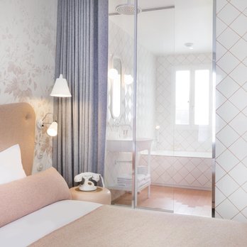 Le Lapin Blanc - Hotels Near Me - Paris, 75