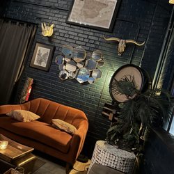Elsewhere - Seating area