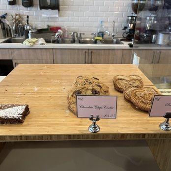 Delight Pastry - Desserts Near Me - Pasadena, California