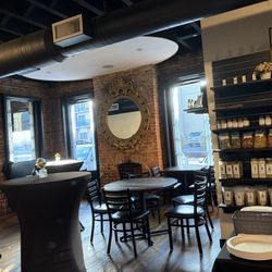 D'Avolio Kitchen - Interior eating area
