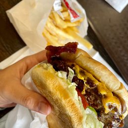 SULLY’S DRIVE-IN - Updated October 2025 - 201 Photos & 319 Reviews ...