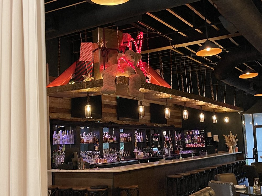 The Six Social House - Calabasas