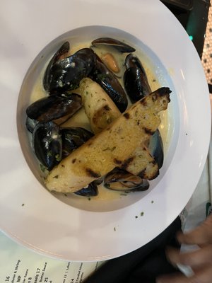 Sea Salt Seafood Lounge by null