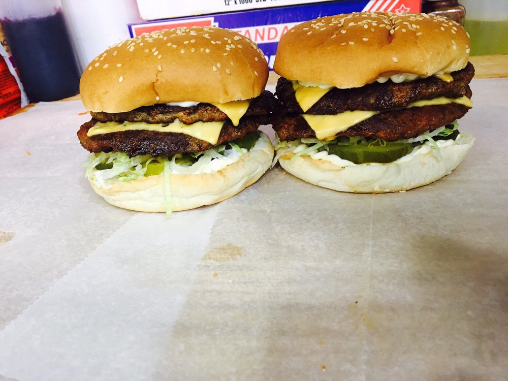 Green Basket & More Logo