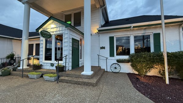 McNamara's Irish Pub & Restaurant by null