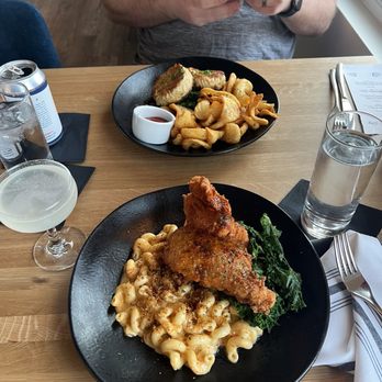 Heirloom - Fried chicken dinner & crab cakes - Wine Bars Near Me - Virginia Beach, Virginia