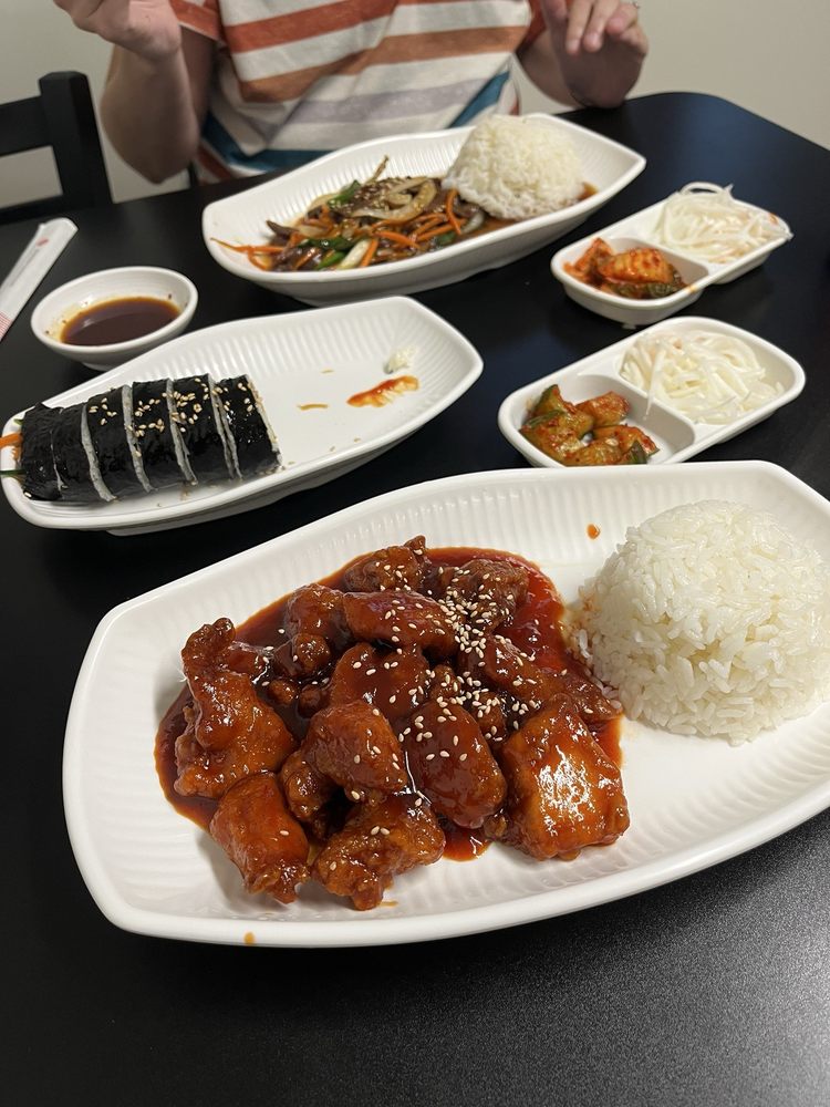 The Korean Store Logo