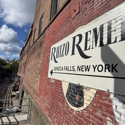 Rhizo Remedy - Signage direction