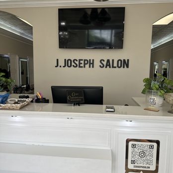 J. Joseph Salon - Entrance - Hair Salons Near Me - Lutz, Florida J. Joseph Salon - Entrance - Hair Salons Near Me - Lutz, Florida